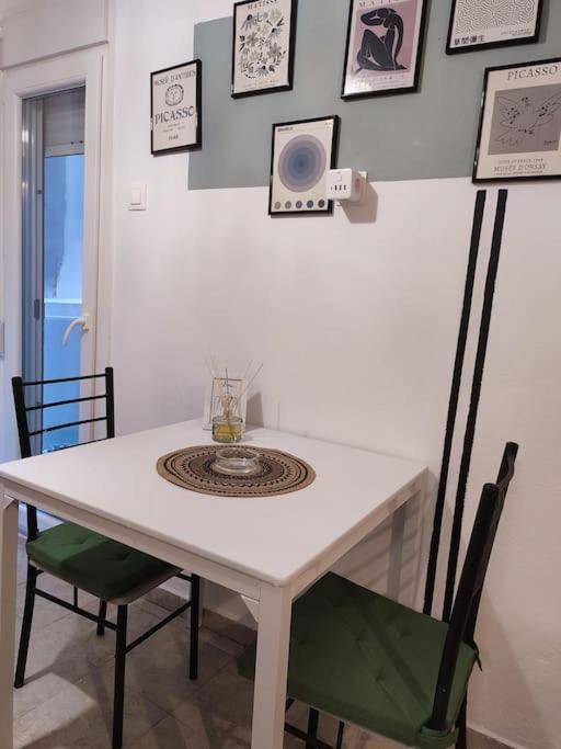 Modern Urban Host With Private Courtyard Tessalónica Exterior foto